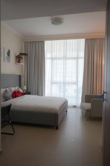 Step Into Serenity - Discover Modern Living In 1Br Apartment With Panoramic Views In Dubai Marina Near Jbr Walk, Beach And Bla Bla Club Exterior foto