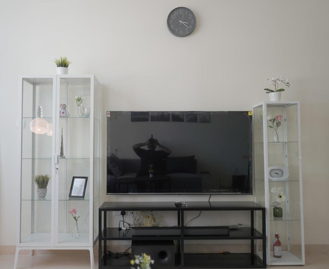 Step Into Serenity - Discover Modern Living In 1Br Apartment With Panoramic Views In Dubai Marina Near Jbr Walk, Beach And Bla Bla Club Exterior foto