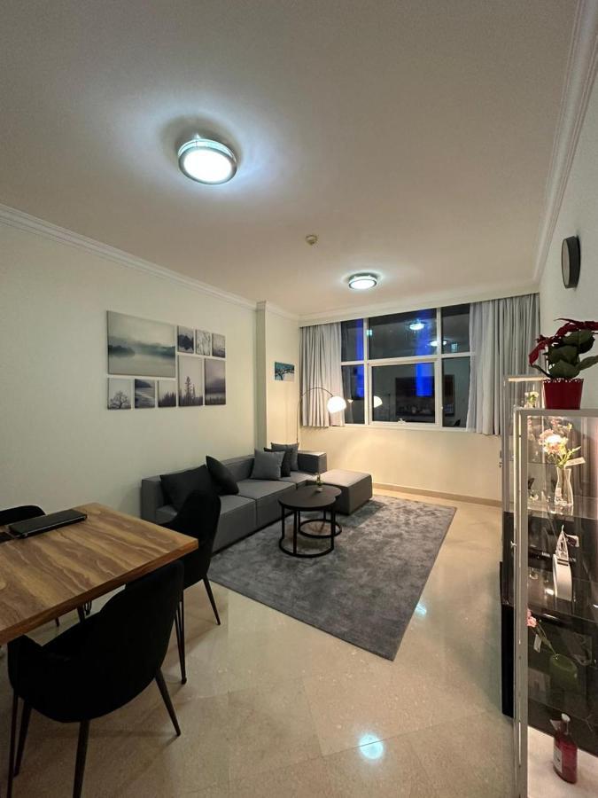 Step Into Serenity - Discover Modern Living In 1Br Apartment With Panoramic Views In Dubai Marina Near Jbr Walk, Beach And Bla Bla Club Exterior foto